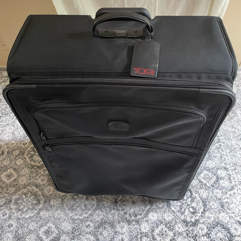 TUMI 2246D3 Black Alpha